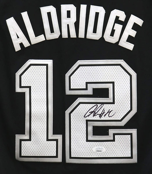 LaMarcus Aldridge San Antonio Spurs Signed Autographed Gray #12