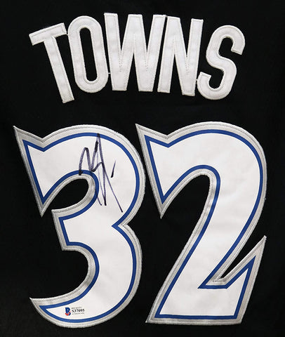Karl-Anthony Towns Timberwolves Signed Autographed Green #32