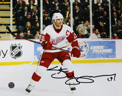 Steve Yzerman Detroit Red Wings Signed Autographed 8" x 10" Photo PRO-Cert COA