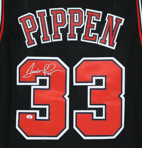 Scottie Pippen Chicago Bulls Signed Autographed Black #33 Jersey PAAS COA