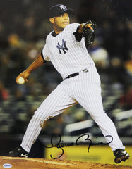Mariano Rivera New York Yankees Signed Autographed 11" x 14" Photo Authenticated Ink COA