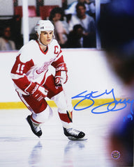 Steve Yzerman Detroit Red Wings Signed Autographed 8" x 10" Skating Photo PRO-Cert COA