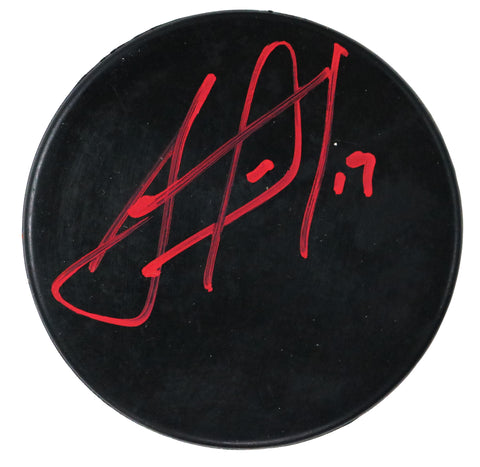 Jonathan Toews Chicago Blackhawks Signed Autographed Hockey Puck Heritage Authentication COA with Display Holder