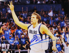 Dirk Nowitzki Dallas Mavericks Signed Autographed 8-1/2" x 11" Photo Heritage Authentication COA