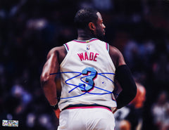 Dwyane Wade Miami Heat Signed Autographed 8-1/2" x 11" Photo Heritage Authentication COA
