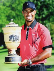 Tiger Woods Signed Autographed 8" x 10" Photo Heritage Authentication COA - DAMAGED