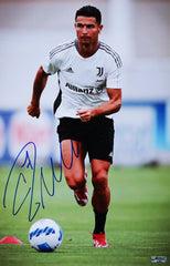 Cristiano Ronaldo Juventus Signed Autographed 17" x 11" Photo Heritage Authentication COA