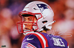 Mac Jones New England Patriots Signed Autographed 17" x 11" Photo Heritage Authentication COA