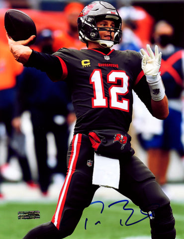Tom Brady Tampa Bay Buccaneers Signed Autographed 8-1/2" x 11" Photo Heritage Authentication COA