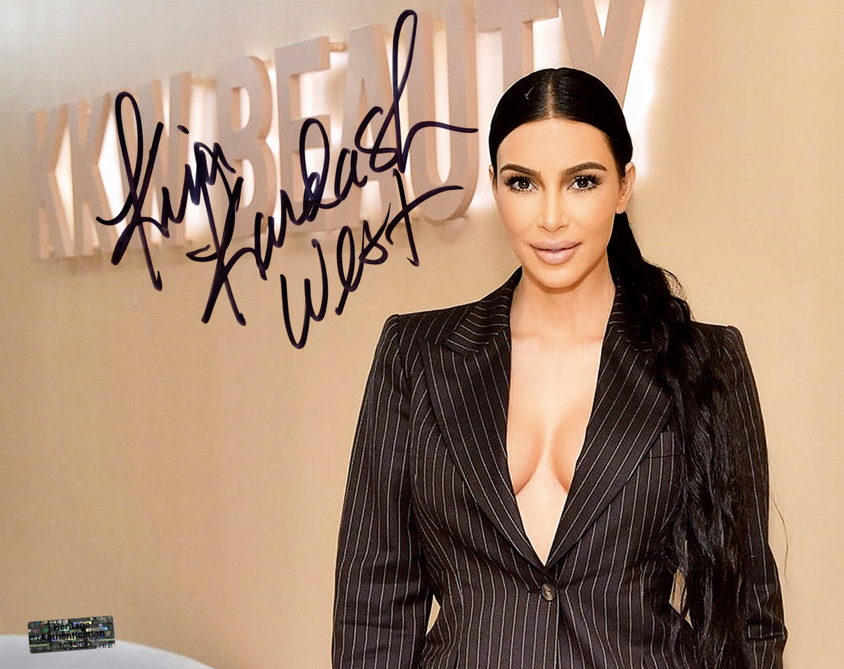 Kim Kardashian Signed Autographed 8x10 Photo – Sports-Autographs.com