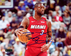 Dwyane Wade Miami Heat Signed Autographed 8" x 10" Photo Heritage Authentication COA